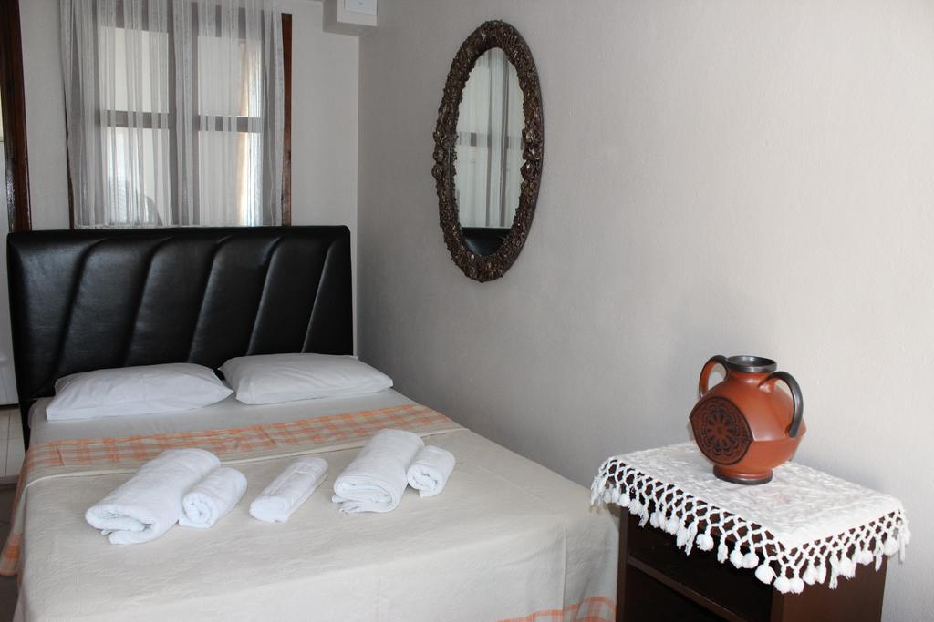 Uysal Pansiyon Bozcaada Room photo